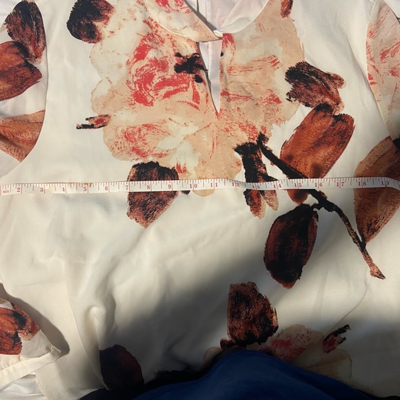 Chico’s Floral Career Women’s blouse Sz Large Roses - Picture 6 of 8